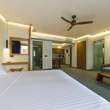 Utopia Luxury Hotel *